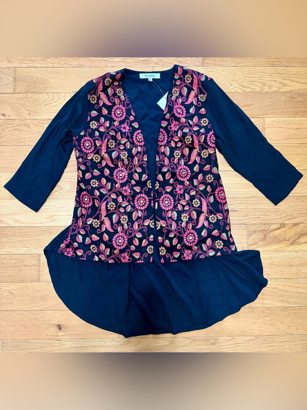 NWT Taaga Black Embroidered Embellished Tunic Cardigan - Size M